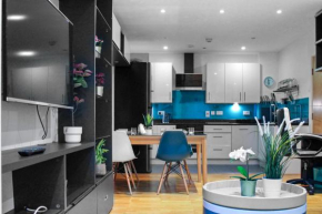 Modern Two Bed Apt,Sleeps 4 with Terrace in Lambeth